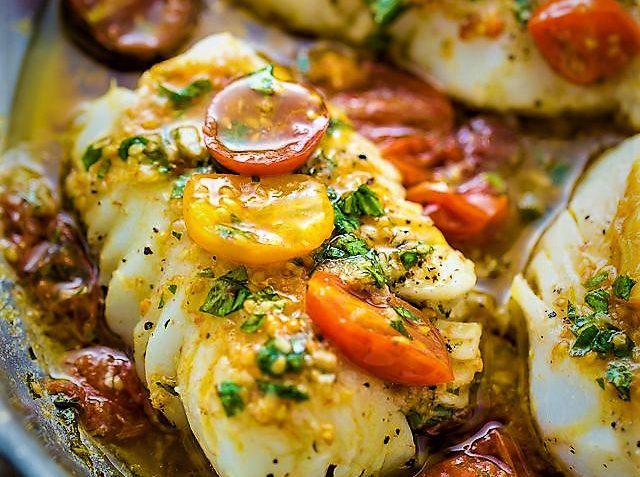 ماهی تیلا پیا و گوجه فرنگی کبابی