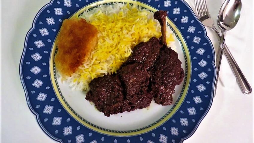 خورش فسنجان با مرغ