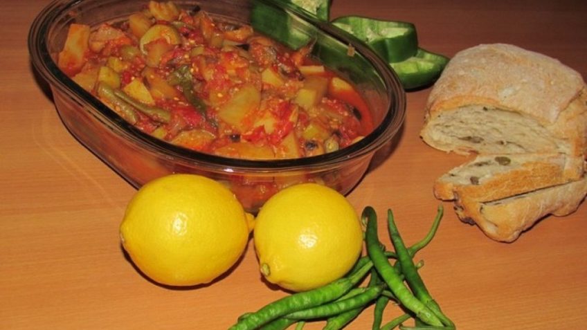 خوراک بادمجان با قارچ