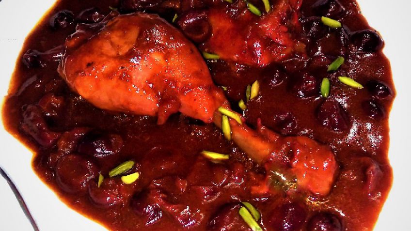 خورش مرغ با سس آلبالو