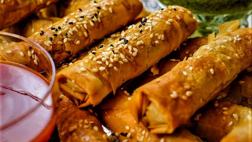 رول پنیری و کنجد