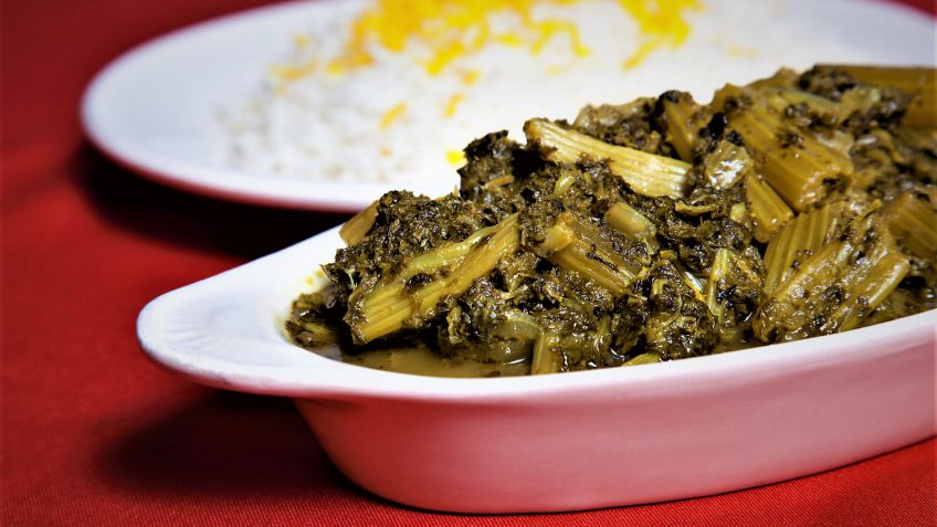 خورش کرفس با مرغ