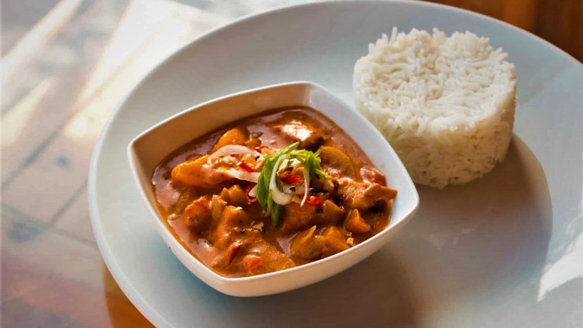 کاری ماسامان با مرغ