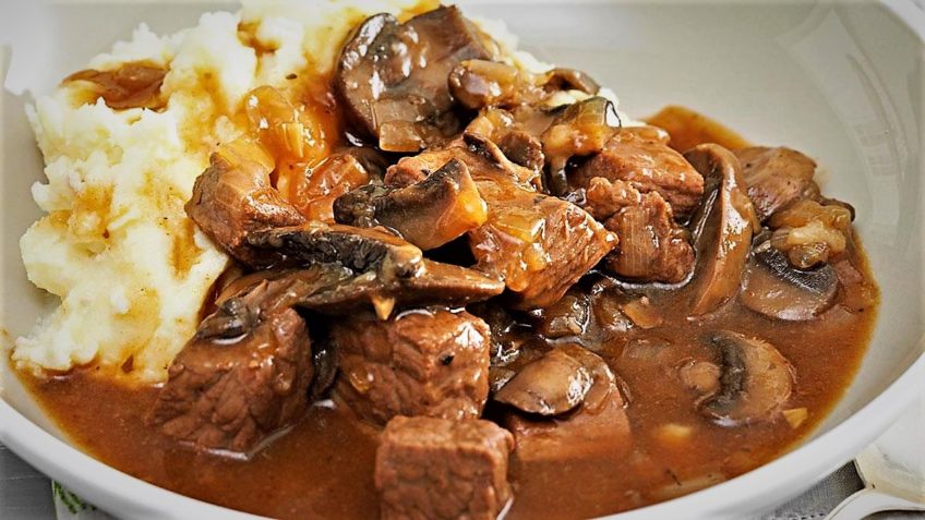 خورش قارچ و گوشت