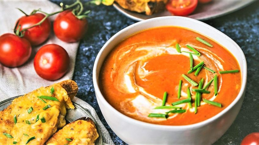 سوپ گوجه فرنگی ایتالیایی